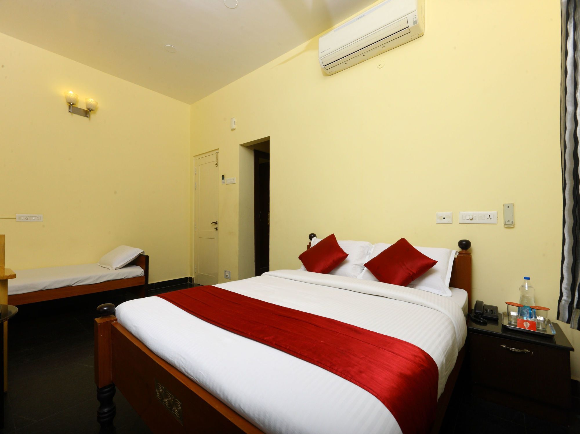 מדוראי Oyo 10630 Hotel Nano Turf מראה חיצוני תמונה