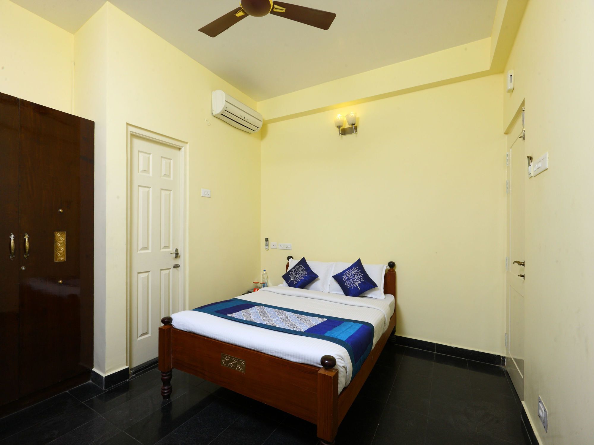 מדוראי Oyo 10630 Hotel Nano Turf מראה חיצוני תמונה
