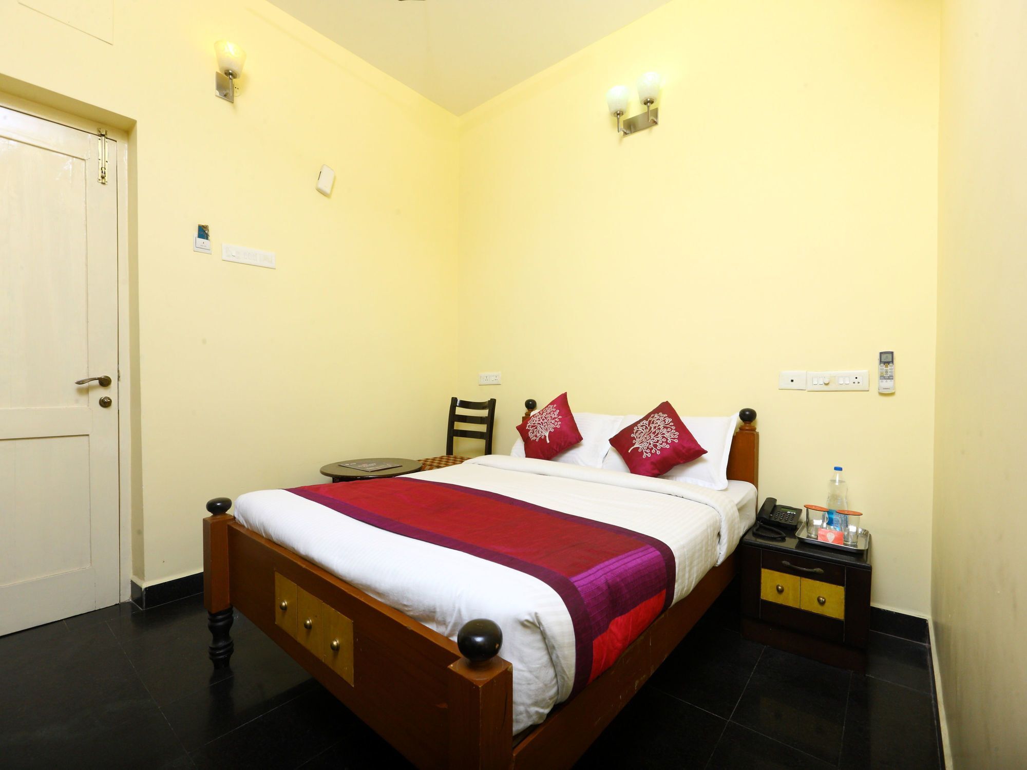 מדוראי Oyo 10630 Hotel Nano Turf מראה חיצוני תמונה
